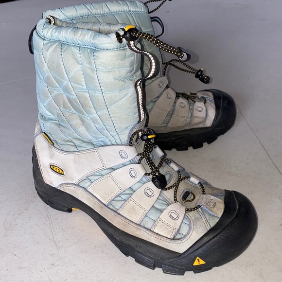 Keen Shoes - Women’s keen winter boots size 11 check out pictures waterproof